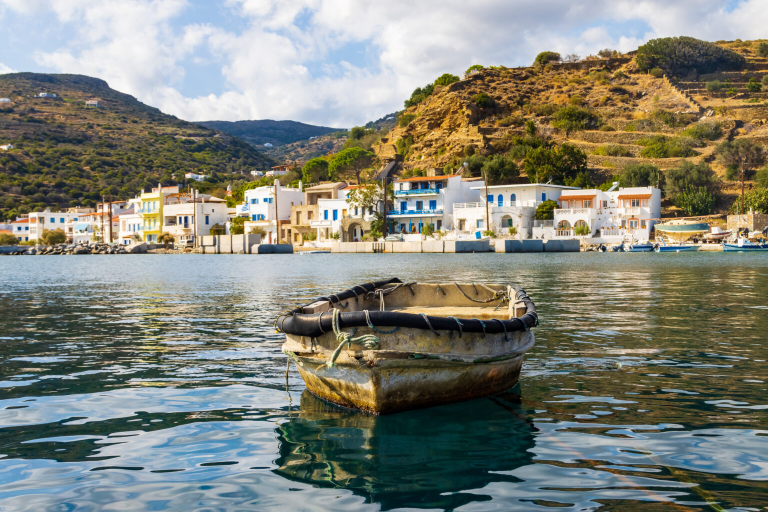 Small,Fishing,Boat,In,The,Harbor,Of,The,Bay,Of